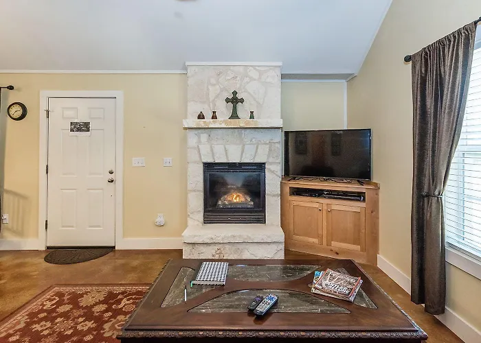 Appian Way Celtic Cottage Fredericksburg