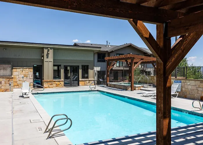 Room For 4, Modern Mountain Chic Interiors, Large Hot Tub, 5 Min Walk To Lift Park City