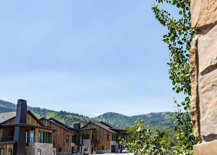 Room For 4, Modern Mountain Chic Interiors, Large Hot Tub, 5 Min Walk To Lift Park City