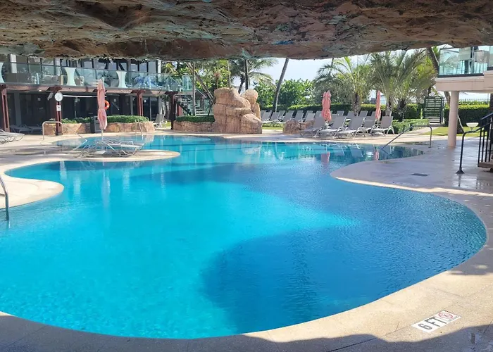 2 Bedroom 2 Bath Beachfront Condo On Miami Beach Millionaire Row