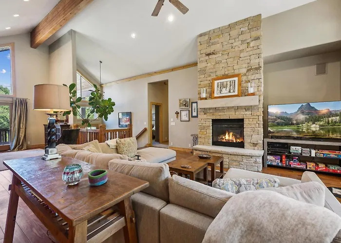 Mountain Luxury, Sleeps 10, Private Hot Tub, 15 Min To Canyons, Ideal For Family Getaways! Park City