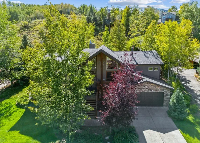 Mountain Luxury, Sleeps 10, Private Hot Tub, 15 Min To Canyons, Ideal For Family Getaways! Park City