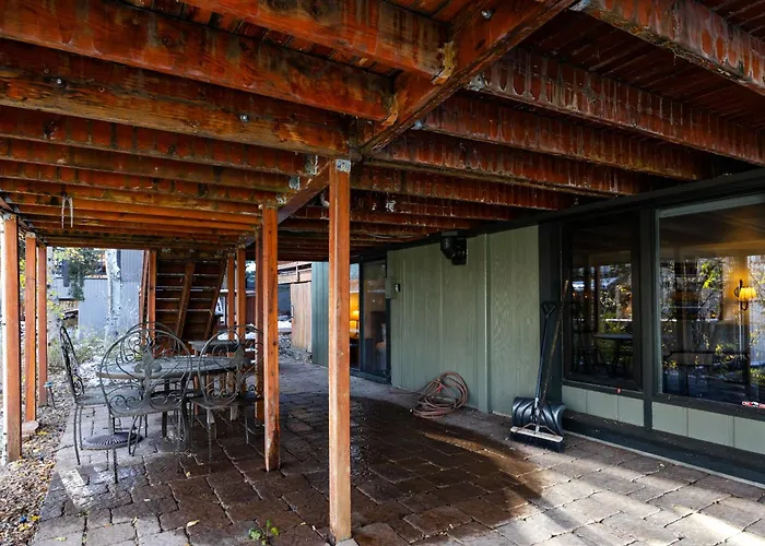Ski In And Out, Short Walk Or Drive To Ski And Bike Access, Private Hot Tub, Sleeps 6 Park City