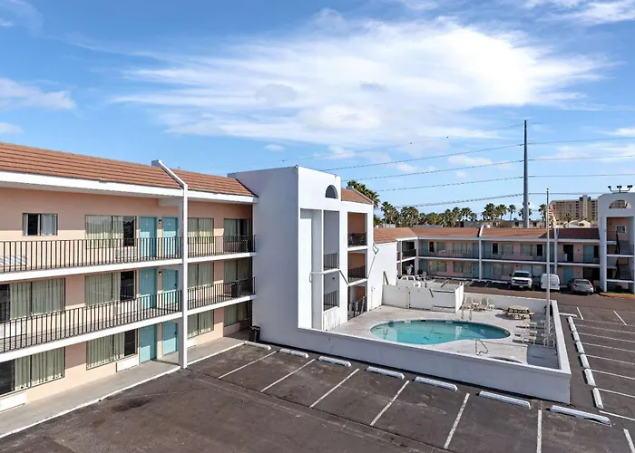 Windwater Hotel And Marina South Padre Island