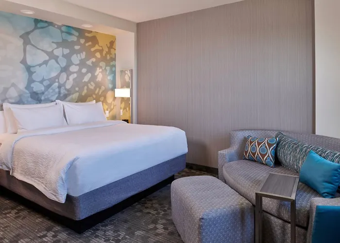 Hotel Courtyard By Marriott Petoskey At Victories Square