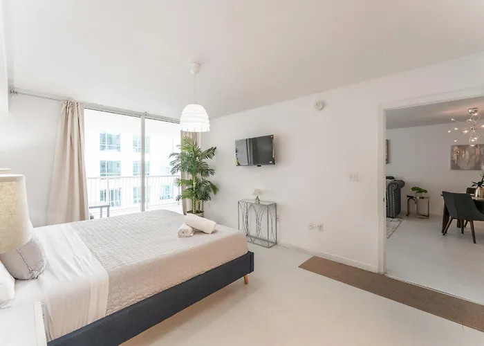 Lux Brickell Bay Condo City Views & Prime Location Miami