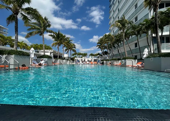 Beachfront-Spacious W Residence Fort Lauderdale