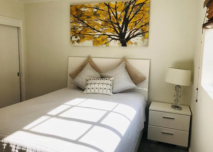2 Bd Beverly Hills Guest House Los Angeles