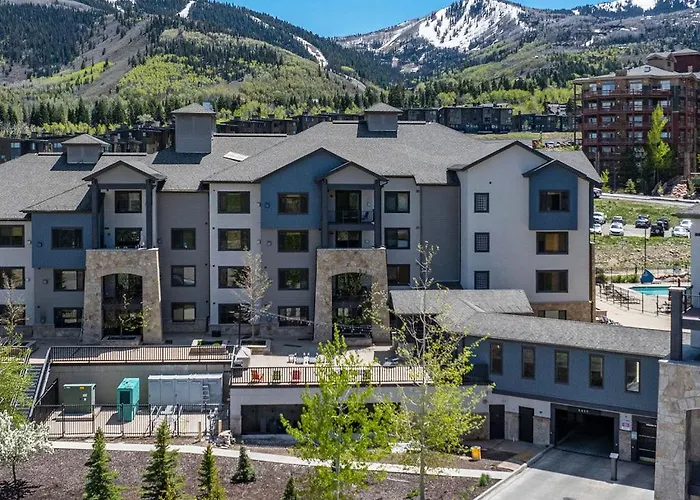 Spacious 2-Bed & 2-Bath Suite In Canyons Village Park City