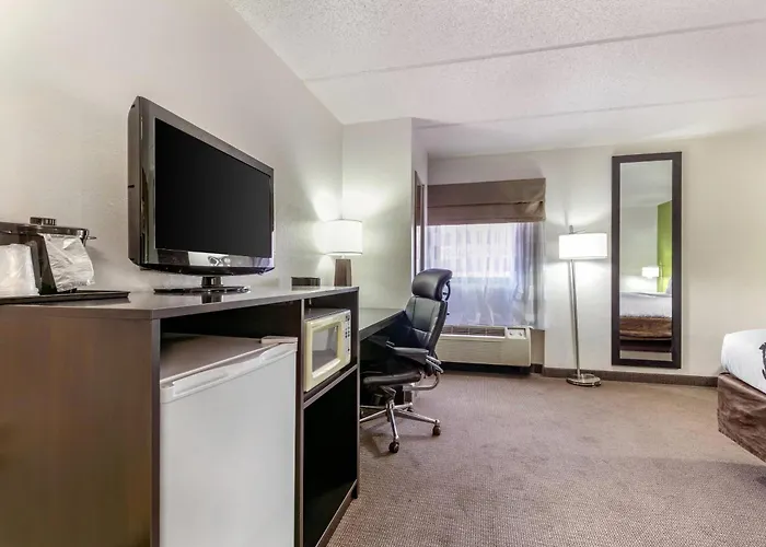 Sleep Inn & Suites Near Sports World Blvd Gatlinburg