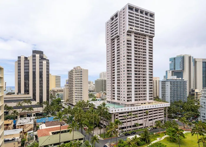 Beach Life Waikiki One Bedroom Condo Full Kitchen Honolulu