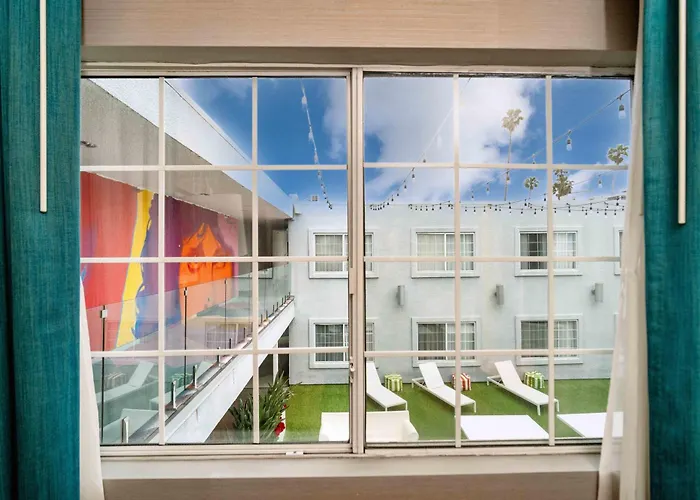 The Kinney - Venice Beach Los Angeles