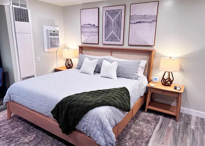 Modern Studio 65 Tv, King Bed, Hot Tub Park City