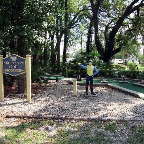 Private Cottage Only 5 Miles From Disney Kissimmee