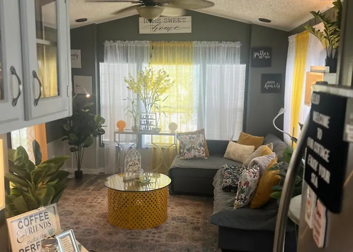 Private Cottage Only 5 Miles From Disney Kissimmee
