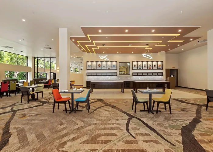 Hotel Doubletree By Hilton Whittier
