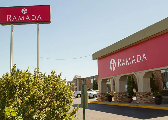 Hotel Ramada By Wyndham Bismarck