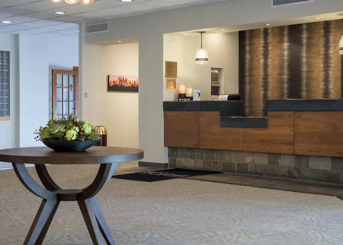 Hotel Ramada By Wyndham Boise