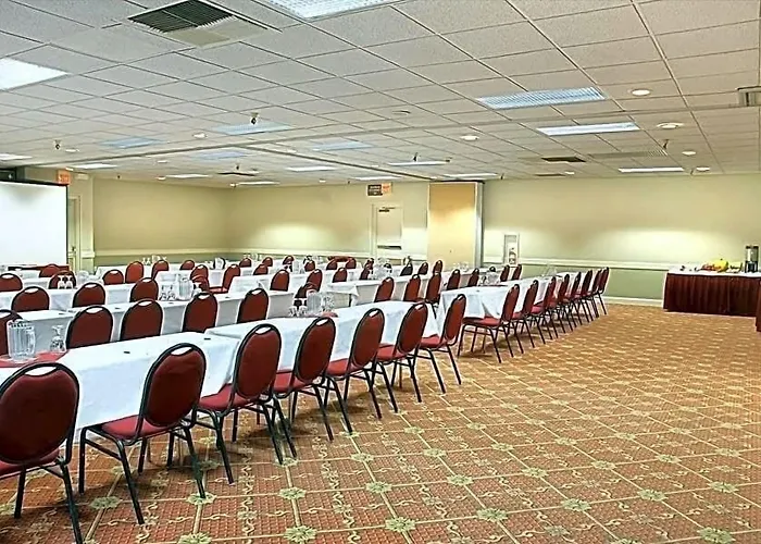 Hotel Ramada By Wyndham Boise