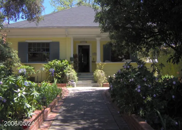 Secret Garden Inn & Cottages Santa Barbara