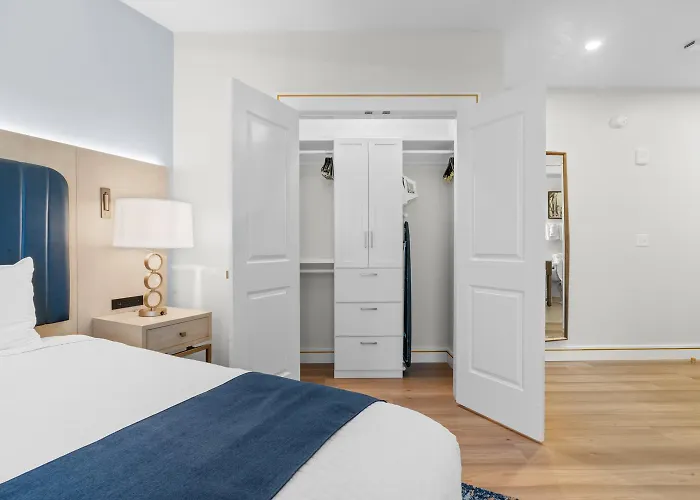 Harbor Suites At Harborwalk Village Destin