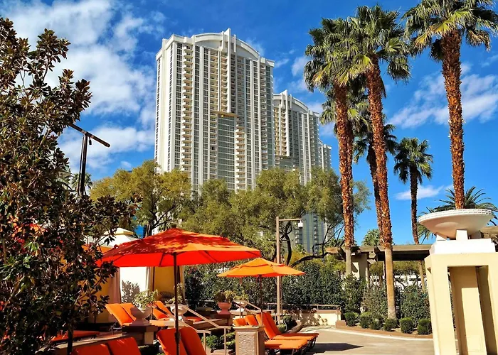 Las Vegas Penthouse With Strip Views - Sleeps 6 - Walk Out Balcony