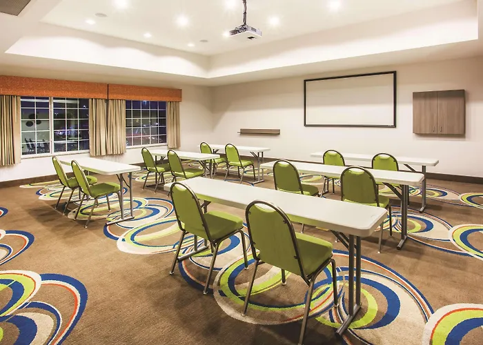 Hotel La Quinta By Wyndham St. Paul-Woodbury