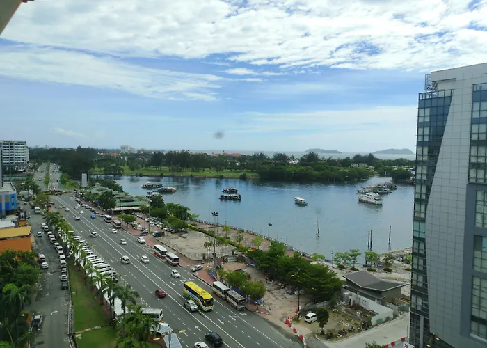 Aparthotel Marina Court Luxury Penthouse Kota Kinabalu