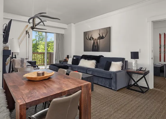 351 - Lodge At Spruce Peak - Ski In Ski Out - 3 Bedroom - Sleeps 9 Stowe