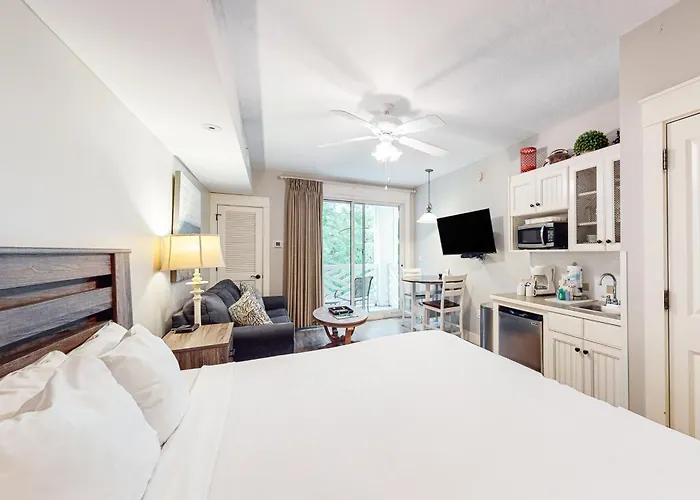 Hotel Baytowne Wharf - Pilot House #323 Destin
