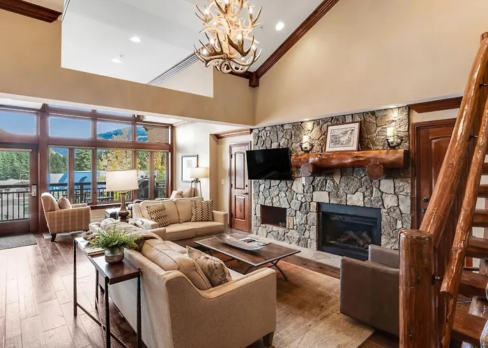 Lion Square Lodge East 313A Vail