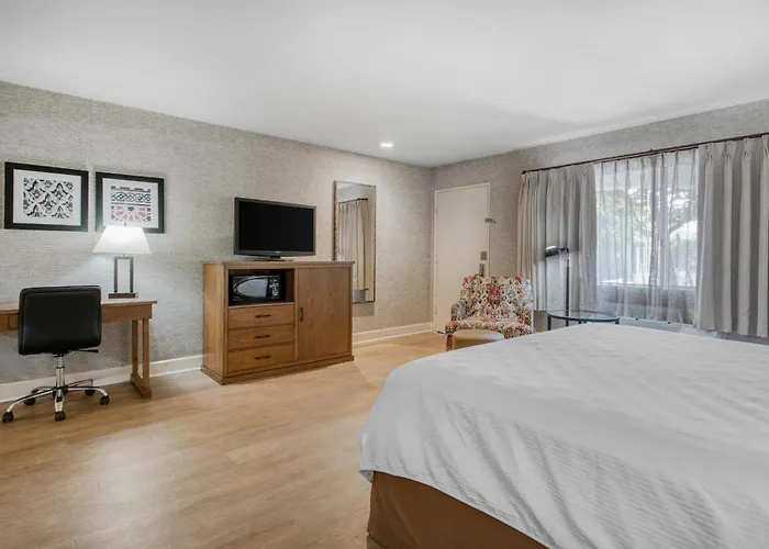 Surestay Hotel By Best Western Camarillo