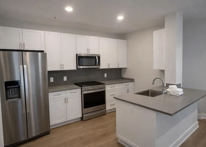 Luxury 2 Bedrooms 2 Bathrooms With Pool And Gym Los Angeles