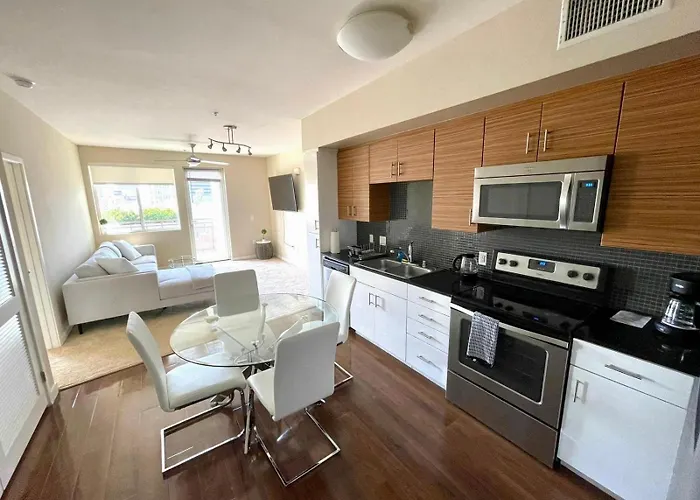 Luxury 2 Bedroom 2 Bathroom With Fitness Center And Pool Los Angeles