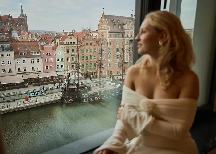 Deo Plaza Premium Suites & Riverside By Downtown Apartments Gdańsk