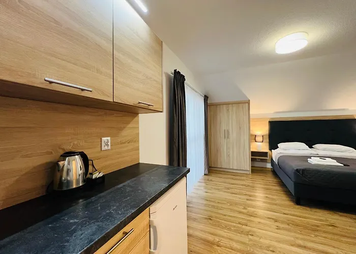 ROYAL Villa RESORT - Jacuzzi, Sauny, MELEX na plażę, Masaże, Apartamenty z kuchnią, Widok na Zalew Wiślany Krynica Morska