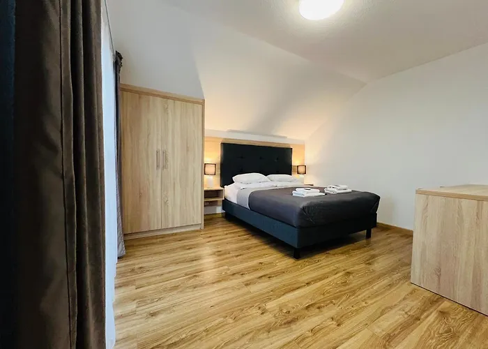 ROYAL Villa RESORT - Jacuzzi, Sauny, MELEX na plażę, Masaże, Apartamenty z kuchnią, Widok na Zalew Wiślany Krynica Morska