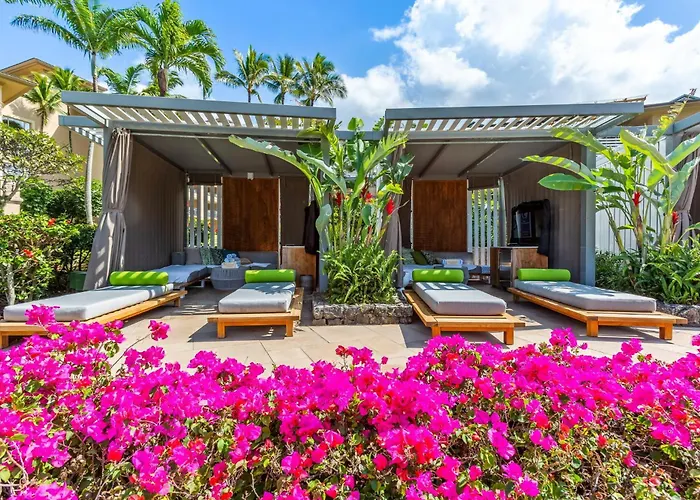 Maui Escape - Elegant Condo, Partial Ocean Views & Resort Perks Lahaina