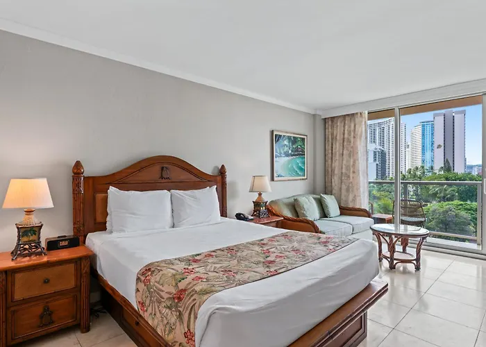 Waikiki Studio Near Beach&Park w No Resort Fees Honolulu