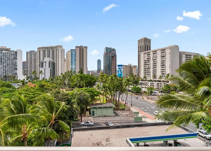 Waikiki Studio Near Beach&Park w No Resort Fees Honolulu