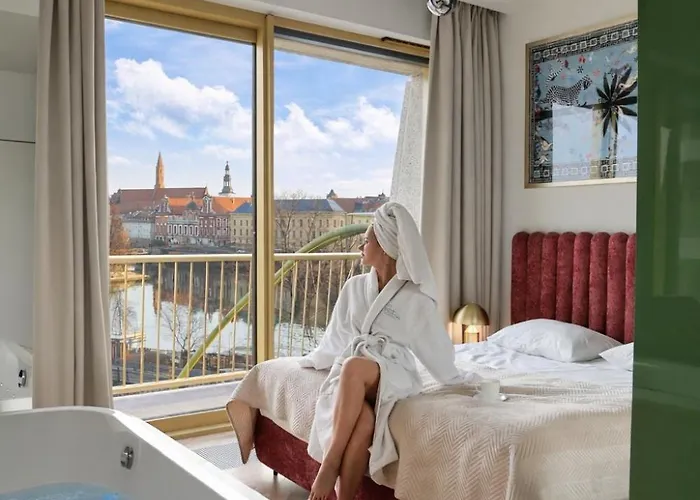 Apartamenty z jacuzzi i widokiem na Odrę - Boulevard Drobnera Wrocław