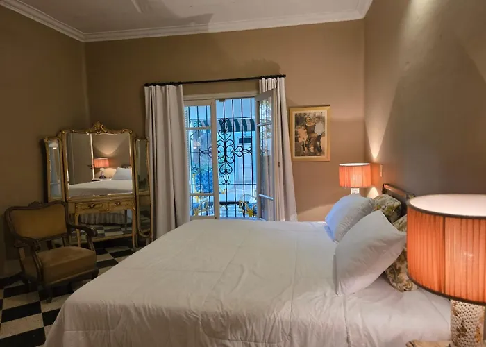 Hotel Oasis Colonial Asunción