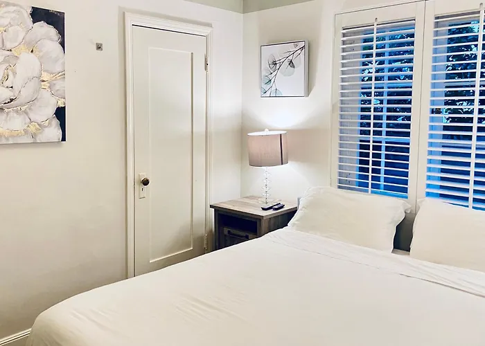 Delux Private Rooms At The Villa With Heated Pool Los Angeles