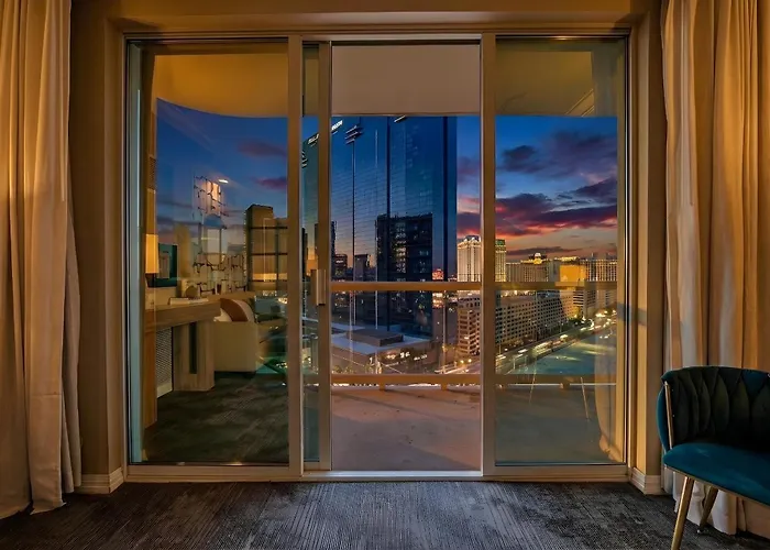 Luxury JR Suite w balcony STRIP&SPHERE Views Las Vegas