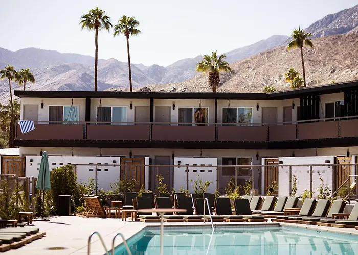 Hotel V Capri Palm Springs, A Dolce By Wyndham