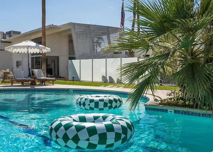 The Monkey Tree Hotel Buyout By Avantstay Entire Hotel Buyout Funky Rooms W Modern Amenities Palm Springs