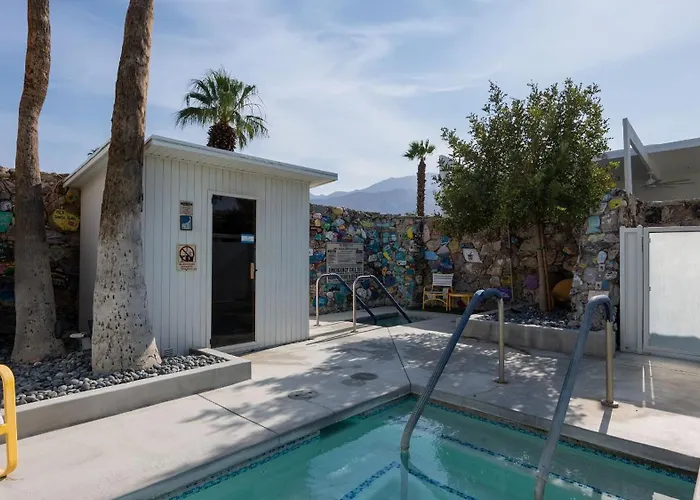 The Monkey Tree Hotel Buyout By Avantstay Entire Hotel Buyout Funky Rooms W Modern Amenities Palm Springs