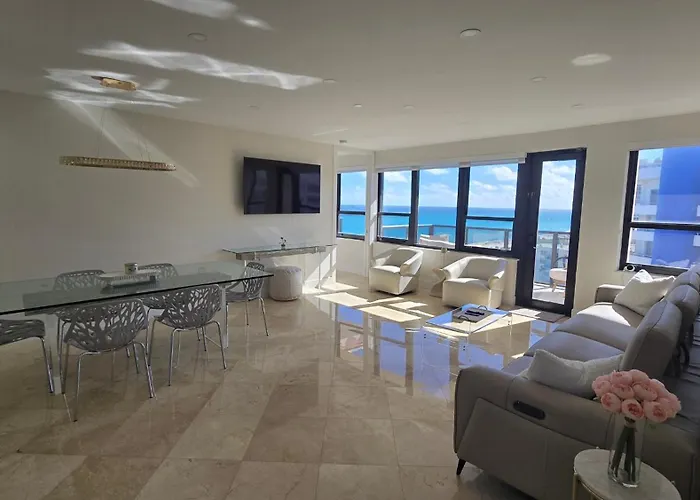 Penthouse Condo - Oceanfront - Miami Beach - Sleeps 8