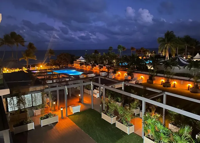 Penthouse Condo - Oceanfront - Miami Beach - Sleeps 8