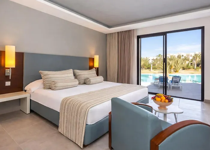 Cesar Thalasso (Adults Only) Midun